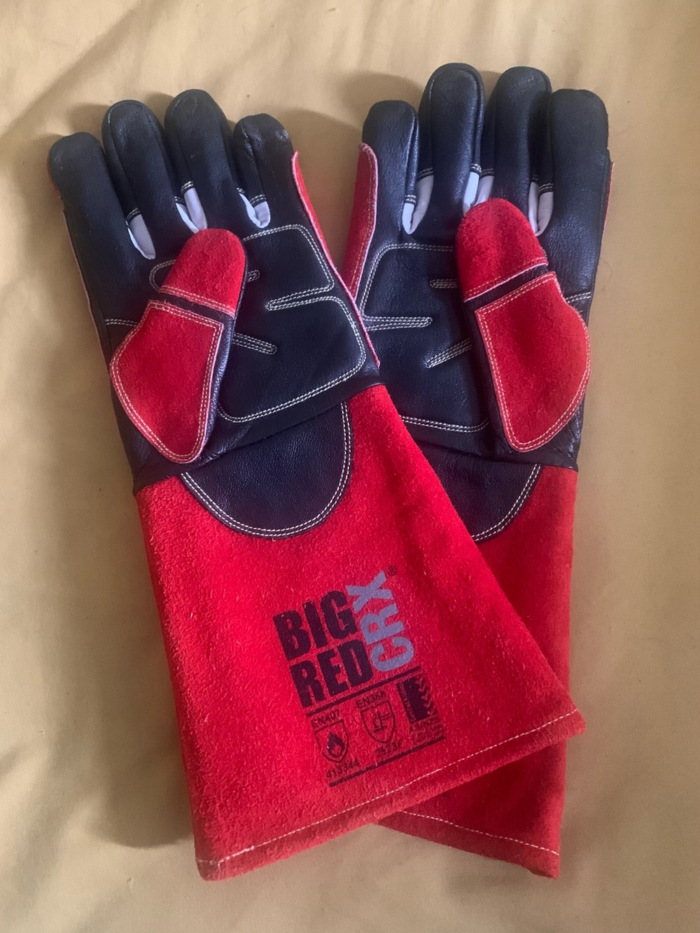Men’s Red and Black Heat-Resistant Work Gloves